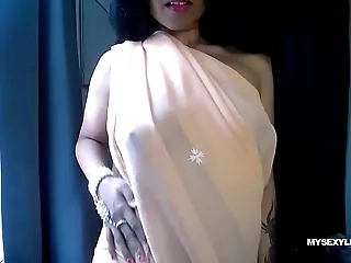 Horny Lily Playing Indian Commerce Play Seducing